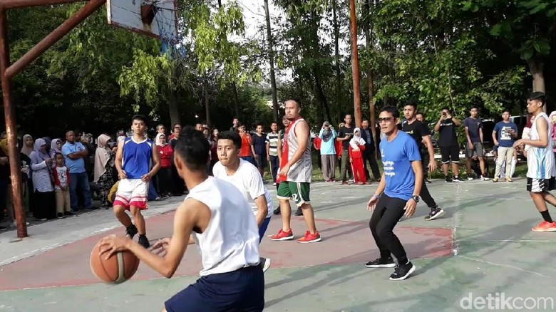 Sandiaga Ingin Ajak Jokowi Main Basket di Solo, Akankah Diladeni?
