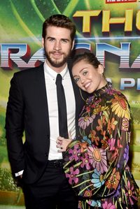 Ini 6 Fakta Perceraian Miley Cyrus & Liam Hemsworth Ini 6 Fakta Perceraian Miley Cyrus & Liam Hemsworth