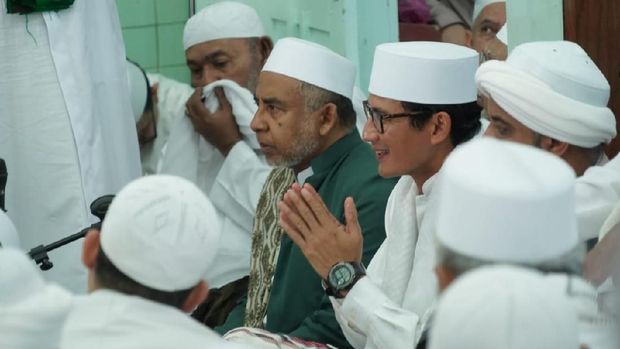 Sandiaga Uno Hadiri Haul Habib Ali di Pasar Kliwon Solo Jateng