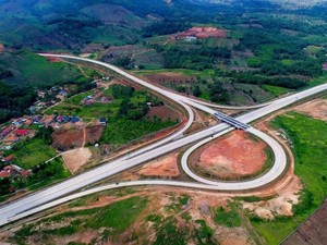 Faisal Basri Kritik Jokowi: Tol Perlancar Mudik Iya, Logistik Nggak
