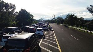 Penampakan Kemacetan Menuju Puncak H-3 Tahun Baru