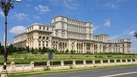 Bangunan yang menjadi salah gedung administrasi terbesar ini selesai dibangun pada 1997. Gedung Parlemen di Bucharest ini menggunakan 700.000 ton baja dan perunggu, termasuk kayu dan marmer. Istimewa/Cobaltrecruitment.