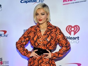 Curhatan Kekesalan Bebe Rexha yang Ditolak Desainer karena Bentuk Tubuhnya