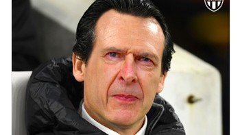 Arsene Wenger seolah masih melatih, same old Arsenal. Foto: Twitter