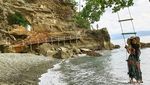 Foto: Batu Lubang, Pantai Keren dari Maluku Tengah