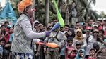 Atraksi Badut Galang Dana untuk Korban Tsunami Selat Sunda di CFD