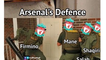 Pertahanan rapuh Arsenal tak mampu melawan barisan penyerang ganas dari Liverpool. Foto: Twitter