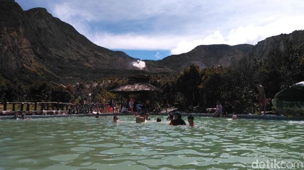 Liburan Panjang, Gunung Papandayan jadi Primadona 