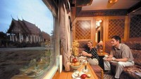 Eastern & Oriental Express beroperasi dari Woodlands, Singapura menuju ke Hua Lamphon di Bangkok. Ada dua ruang makan, dua bar, ruang perpustakaan perpustakaan, mobil yang akan membuat perjalanan Anda melalui Asia Tenggara benar-benar istimewa. Istimewa/Luxatic.