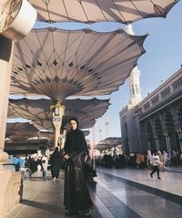 Gaya Hijab Maudya Ayunda saat Umrah, Simpel Tapi Menawan