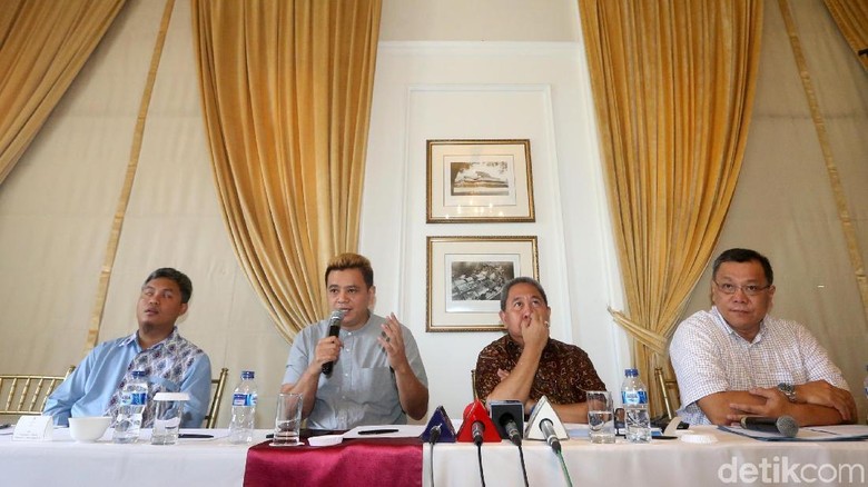 Jokowi Berhentikan Anggota Dewas BPJS TK, Tim Panel Dugaan Pencabulan Disetop Jokowi Berhentikan Anggota Dewas BPJS TK, Tim Panel Dugaan Pencabulan Disetop