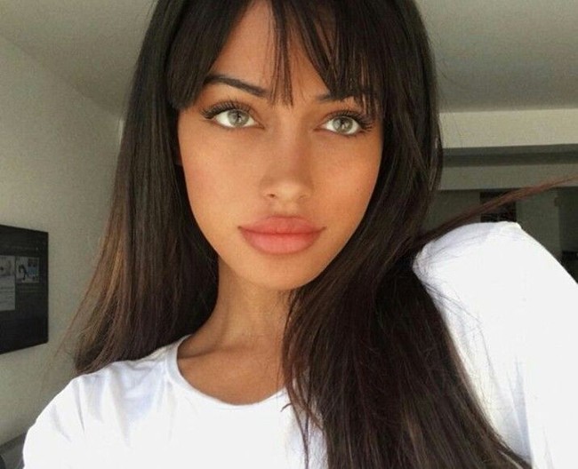 Cindy seketika jadi sensasi dan selebriti dalam semalam. Wanita asal Spanyol itu memang punya tampang yang cantik sehingga Justin Bieber pun tergoda ingin kenalan dengannya. Foto: Dok. Instagram Cindy Kimberly