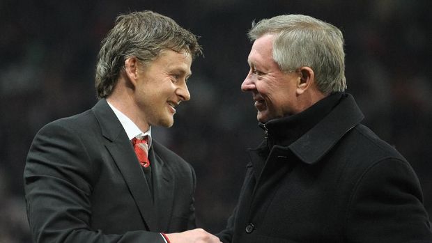 Solskjaer perlu mencontoh Sir Alex Ferguson yang tak pernah ragu melepas pemain bintang di MU.