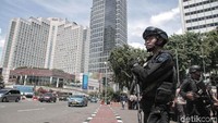 Polda Metro Jaya mengerahkan 20 ribu personel untuk mengamankan malam tahun baru 2019. Ada 15 titik tempat keramaian yang menjadi prioritas pengamanan.