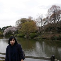 Sosok Luana Marpanda semakin populer setelah Isyana Sarasvati meluncurkan single lagu berkolaborasi dengan sang kakak Rara Sekar. Banyak yang mempertanyakan rahasia sang bunda mendidik dua anak sukses tersebut. (Foto: Instagram/@marpanda)