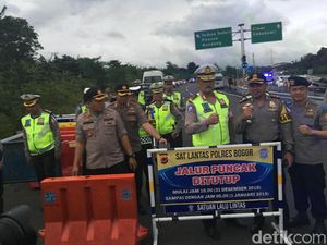 Kakorlantas Tutup Jalur Arah Puncak Jelang Malam Tahun Baru