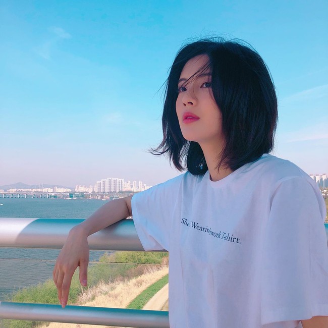 Sebelum jadi artis ternyata Lee Sun Bin pernah tergabung dalam girl band bernama JQT. Sayangnya grup tersebut bubar di 2012. Setelah itu, Sun Bin mulai merintis karier modeling. Ia pun pertama kali berakting di drama China, Saint Wang Xizhi. Foto: Instagram @sunbin_eyesmag