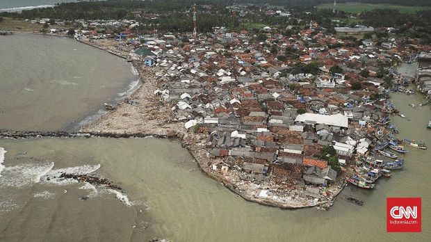 Rintihan Pengungsi Tsunami Selat Sunda di Malam Tahun Baru