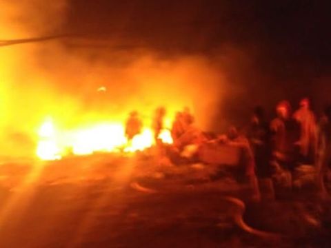 Gudang Barang Bekas di Jaktim Terbakar