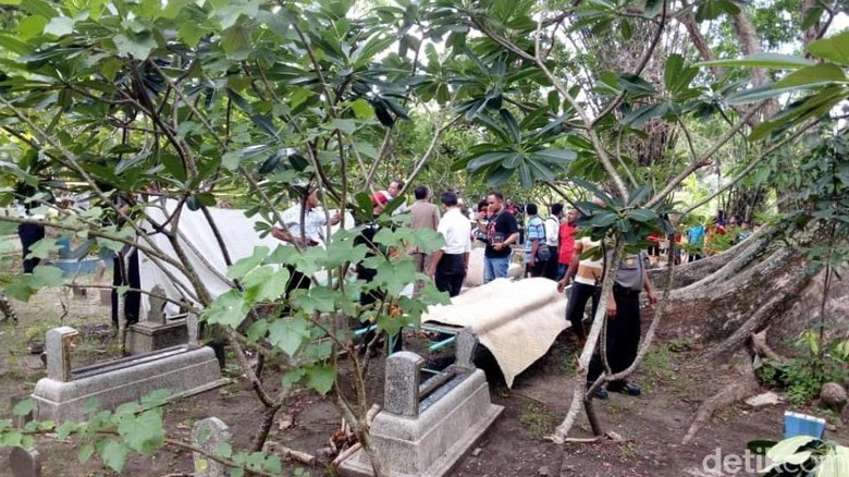 Makam Bayi di Bojonegoro Dibongkar, Diduga Hasil Aborsi Makam Bayi di Bojonegoro Dibongkar, Diduga Hasil Aborsi