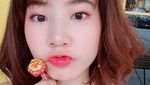 Momen Manis Sananthachat, Artis Cantik Thailand Kalau Lagi Ngopi