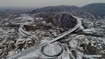 Cantiknya Jalan Tol di China Melintasi Gunung dan Lembah