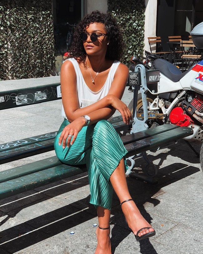 Dorcas Kasinde asal Kongo mengalahkan Chiamaka Nnaemeka dari Nigeria dan Gladys Kayumba dari Zambia dalam tiga besar ajang Miss Africa 2018 yang diikuti Ratu Kecantikan se-Afrika itu. Foto: Instagram @dorcas_dienda