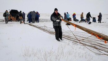 Pada akhirnya, hanya bagian Service Modul yang membawa 3 astronot mendarat di Bumi. Foto: Reuters