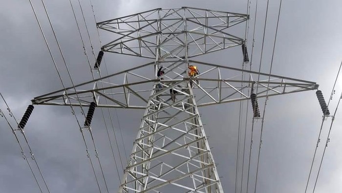 Di penghujung tahun 2018, PLN berhasil menyelesaikan dan mengoperasikan setidaknya tiga proyek transmisi kelistrikan di Sumatera.