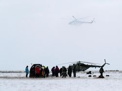 Pendaratan Dramatis 3 Astronot dari Antariksa ke Padang Salju