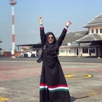 Nama Ria Ricis semakin populer di kalangan millenials. Youtuber berhijab yang terkenal dengan konten humor ini banyak digemari karena karakternya yang lucu. Kini, ia memiliki lebih dari 7 juta subscribers di akun Youtube Ricis Officials. Foto: Instagaram/riaricis1795