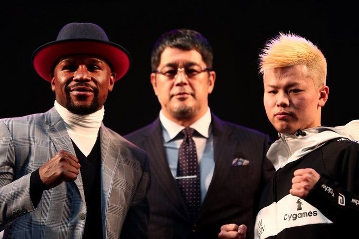 Mayweather vs Nasukawa akan bertarung dalam laga eksebisi hari ini (31/12/2018). Foto: Behrouz Mehri/ AFP Photo Mayweather vs Nasukawa akan bertarung dalam laga eksebisi hari ini (31/12/2018). Foto: Behrouz Mehri/ AFP Photo