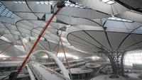 Bandara Internasional Ibu Kota Beijing (PEK) telah mencapai batas dengan lebih dari 100 juta wisatawan melewatinya dan menjadikannya bandara kedua di dunia setelah Hartsfield-Jackson Atlanta (Dok. xinhuanet)