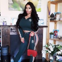 Tak peduli dengan kondisinya saat ini, model Irlandia Ava Van Rose bersikeras untuk melakukan operasi plastik untuk memperbesar payudaranya. Dalam reality show tentang operasi plastik berjudul Bothced, wanita 26 tahun itu mengatakan bahwa kulit dadanya sudah hampir robek karena payudaranya yang kini sudah terlalu besar. Foto: dok. Instagram (@avavanroseofficial_)