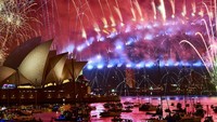 Pesta kembang api tersebut berpusat di Opera Sydney House. Brett Hemmings/Getty Images.
