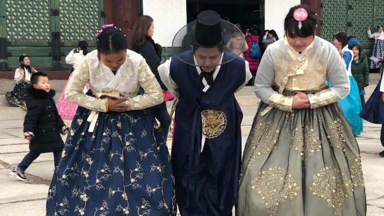 Ilustrasi Wisatawan Indonesia di Korea Selatan Ilustrasi Wisatawan Indonesia di Korea Selatan
