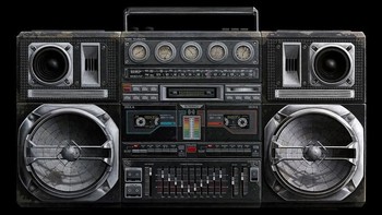 Kira-kira ada yang bisa menebak nggak stereo ini asli atau hanya sekadar lukisan? Istimewa/Dok. Boredpanda.