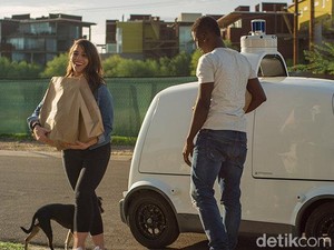 Emak Pasti Suka! Mobil Robot Antar Belanjaan Cuma Rp 80 Ribuan