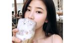 Momen Manis Sananthachat, Artis Cantik Thailand Kalau Lagi Ngopi