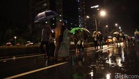 Genangan air pun tak terhindarkan.
