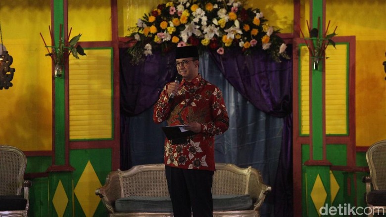 Anies Pastikan Kebersihan Jakarta usai Perayaan Tahun Baru Anies Pastikan Kebersihan Jakarta usai Perayaan Tahun Baru