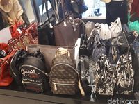 Serbu Gelaran Sale Guess yang Diskon All Item 50% di Kota Kasablanka