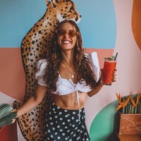 Seiring bertambah usia, Rozanna belajar untuk menerima segala bentuk kekurangan dalam tubuhnya, terutama stretch marks. Wanita 28 tahun itu bahkan tak ingin menghilangkan stretch marks dan selulitnya. Foto: Dok. Instagram/Rozanna Purcell