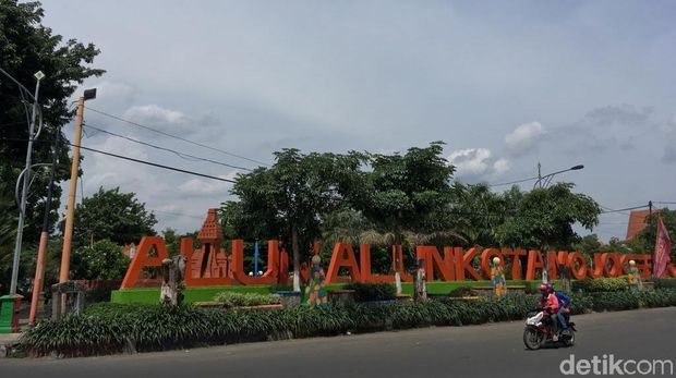 alun-alun kota mojokerto