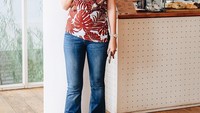 Resmi menikah dengan Marcel, membuat kehidupan Deasy juga ikut tersorot. Deasy sendiri lebih suka menghabiskan waktu dengan ngeteh, dan berkumpul bersama teman-temannya. Foto: Instagram @deasypriscilla