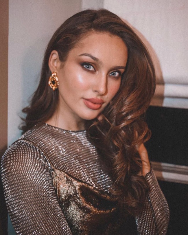 Model yang masuk dalam 10 besar Miss Universe 2010 ini langsung mendapat lebih dari 39 ribu likes dan ribuan komentar di Instagram dari pengikut yang bangga dengan kejujurannya. Dalam postingan itu, Rozanna juga menceritakan kisahnya yang pernah tidak percaya diri karena memiliki stretch marks. Foto: Dok. Instagram/Rozanna Purcell