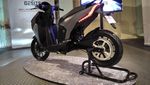 Bandingkan Kemampuan PCX Listrik Vs Gesits, Lincah dan Viar Q1