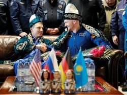 Pendaratan Dramatis 3 Astronot dari Antariksa ke Padang Salju