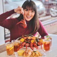 5 Food Vlogger Indonesia Ini Sukses Tarik Perhatian dan Bikin Ngiler