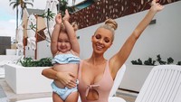Walaupun sudah punya anak, perempuan 27 tahun ini tetap langsing. Impian kebanyakan perempuan nih. (hannahpolites/Instagram)